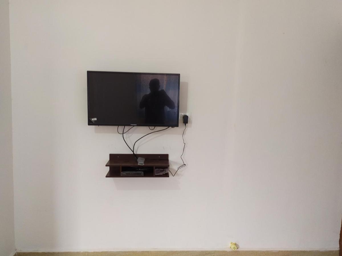 Jiten Apartment *